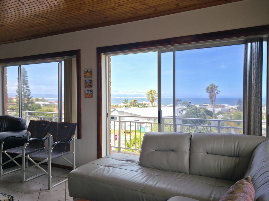 4 Bedroom Property for Sale in Noorsekloof Eastern Cape